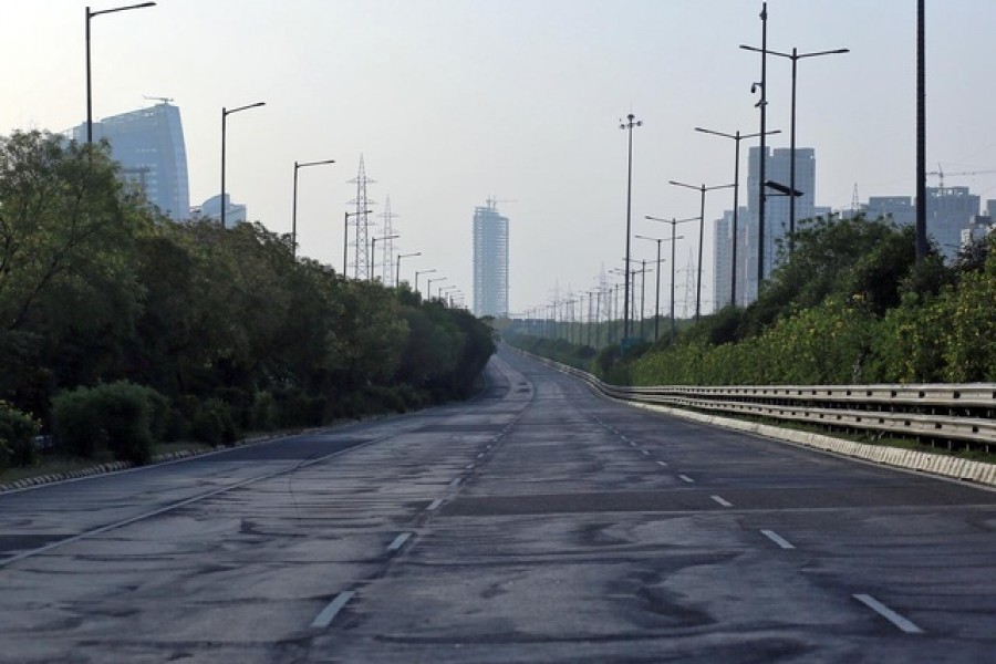 A deserted view of Yamuna Expressway that connects Delhi with Agra during a 21-day nationwide lockdown to slow the spreading of coronavirus disease (COVID-19) in Agra, India, April 07, 2020. — Reuters