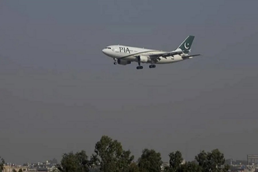 A Pakistan International Airlines (PIA) passenger plane arrives at the Benazir International airport in Islamabad, Pakistan, December 02, 2015 — Reuters/Files