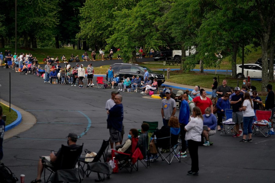 People line up outside Kentucky Career Center prior to its opening to find assistance with their unemployment claims in Frankfort, Kentucky, US on June 18, 2020 — Reuters/Files