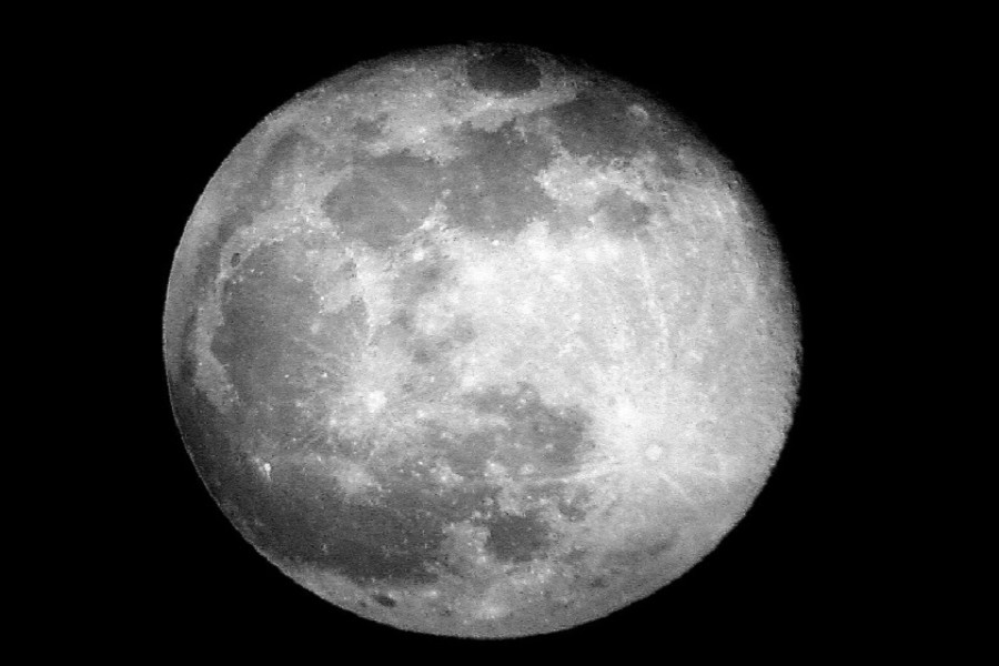 Scientists identify gel-like substance found on Moon