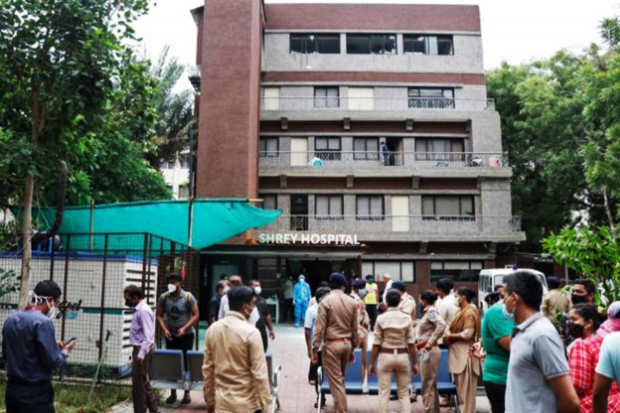 Eight virus patients die in India hospital fire