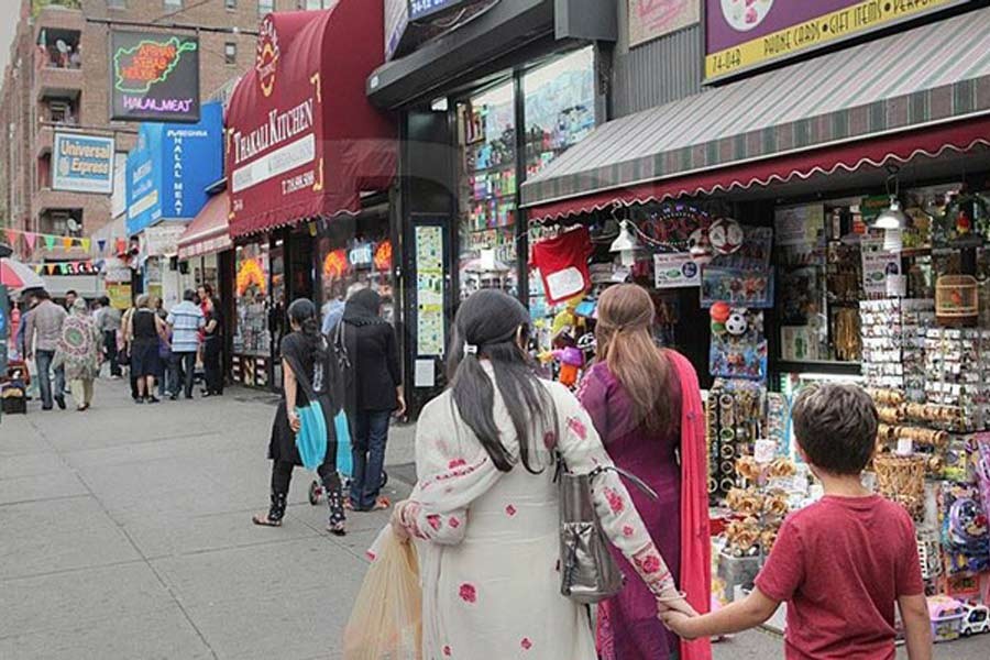 A large number of Bangladeshis live in Jackson Heights in New York.