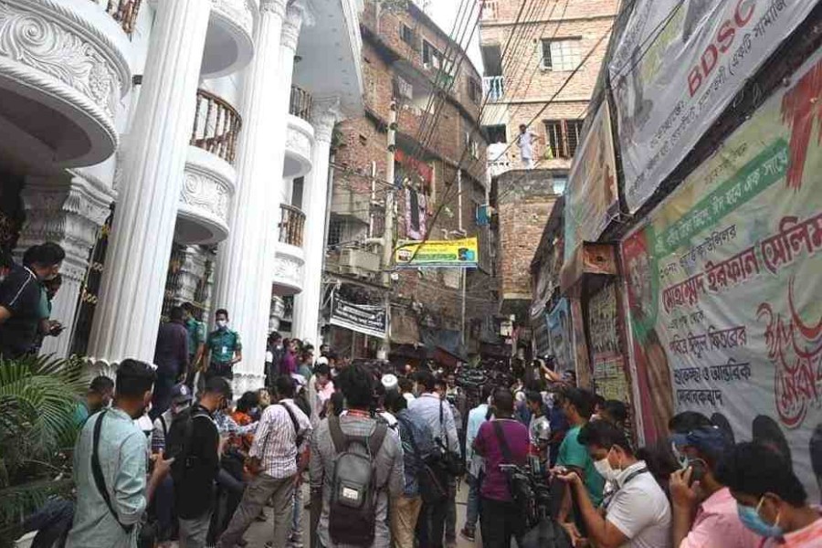 RAB detained Irfan from his father’s residence at Devdas Lane of Swarighat in Old Dhaka on Monday afternoon - Collected