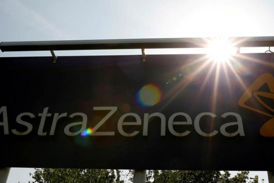 UK scientific adviser says AstraZeneca vaccine works