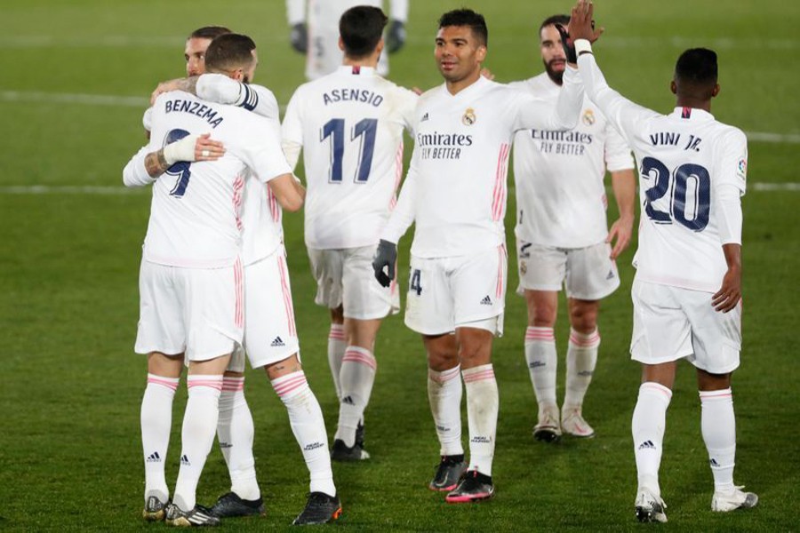 Real Madrid's Casemiro celebrates the win with the teammates — Reuters photo