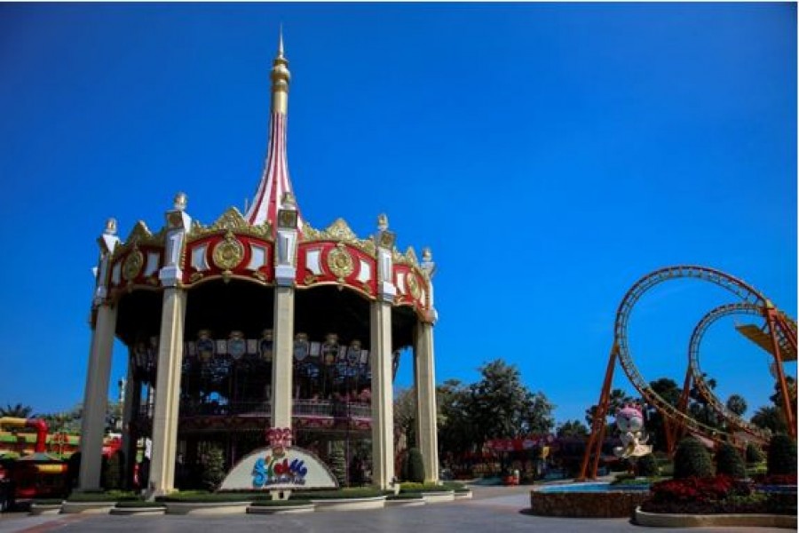 The Suan Siam Amusement park is seen closed after the Thai government has ordered a temporary closure of various public facilities, amid the spread of the coronavirus disease (COVID-19), in Bangkok, Thailand, Jan 2, 2021. REUTERS