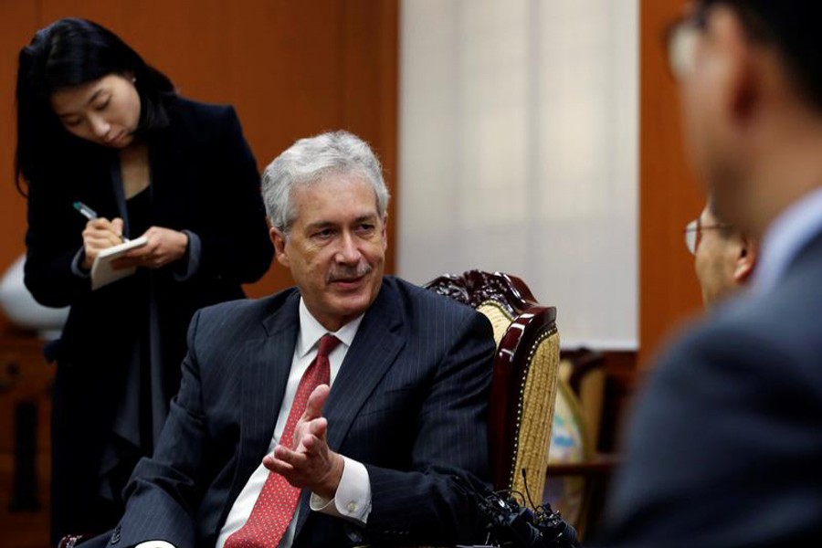 US Deputy Secretary of State William Burns (Second left) talks with Vice Foreign Minister of South Korea Kim Kyou-hyun during their meeting at the Foreign Ministry in Seoul on January 21, 2014 — Reuters/Files