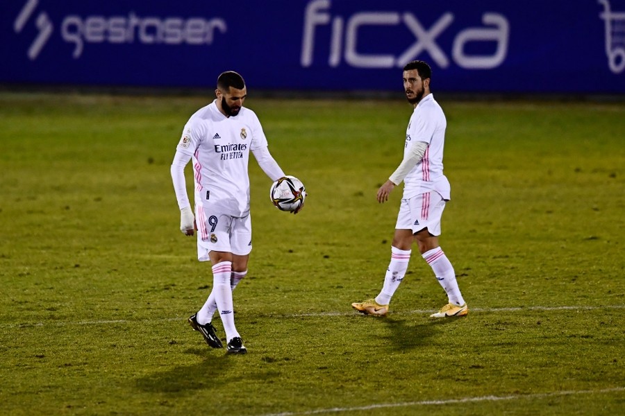 Karim Benzema and Eden Hazard of Real Madrid cut dejected figures during the match — AP photo