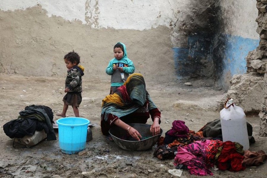 Half of Afghans need humanitarian aid as violence surges