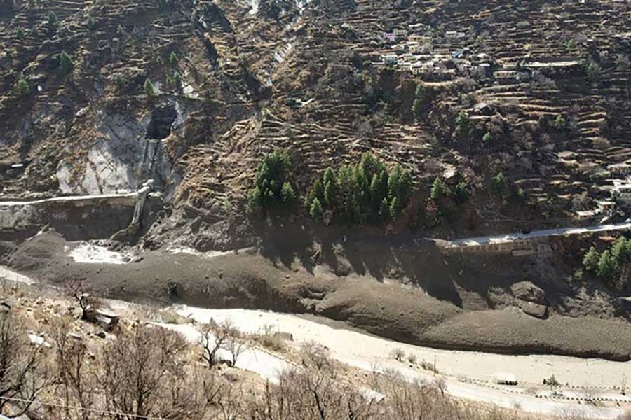 Himalayan glacier bursts in India, 150 feared dead in floods