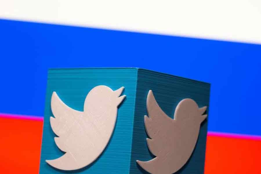 Russia extends punitive Twitter slowdown until May 15