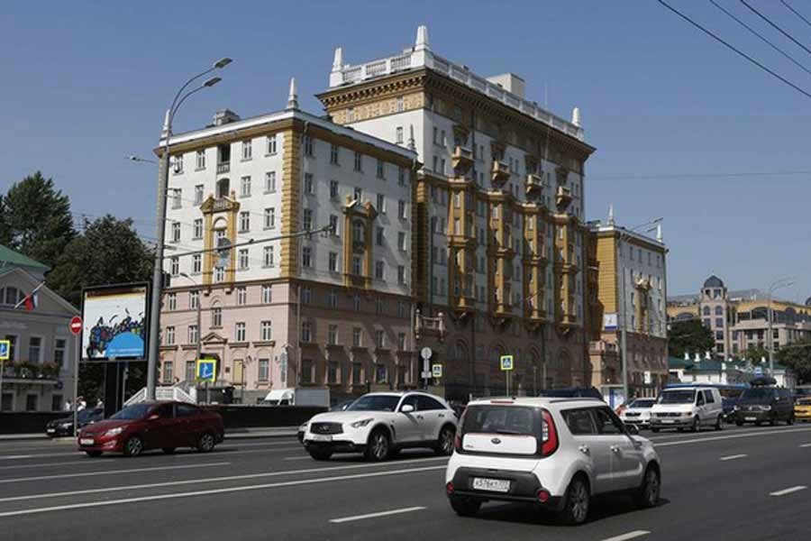 Vehicles drive past the embassy of the US in Moscow -Reuters file photo