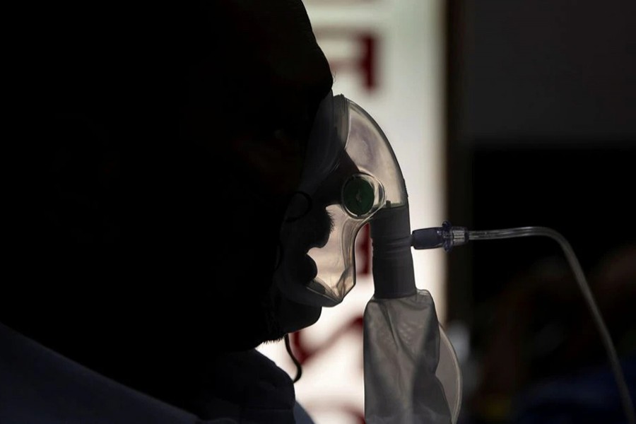 A patient suffering from the coronavirus disease (Covid-19) receives treatment inside the emergency ward at Holy Family hospital in New Delhi, India on April 29, 2021 — Reuters photo