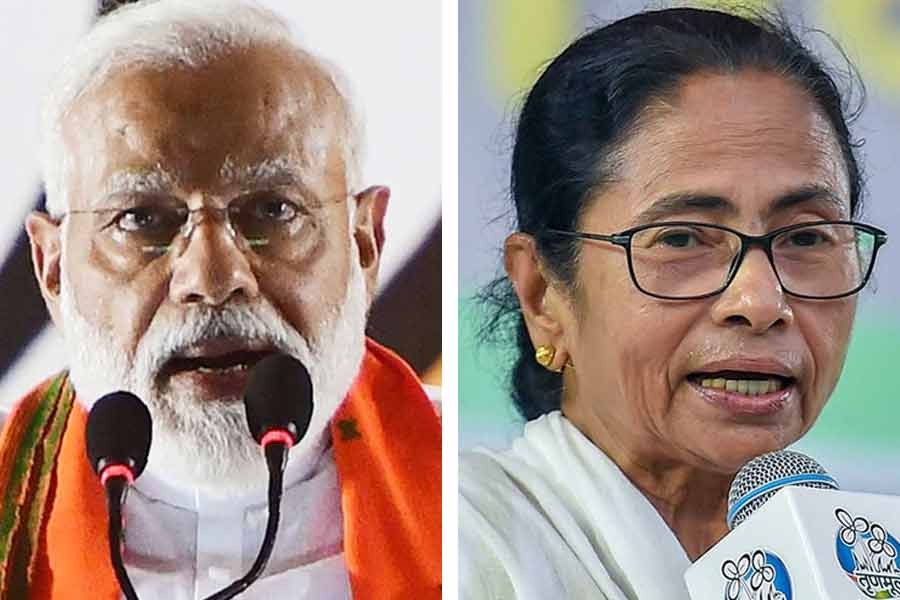 Narendra Modi congratulates Mamata 'Didi'