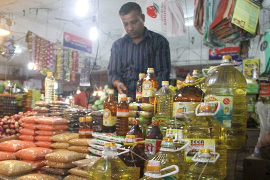 Bottled cooking oil price fixed at Tk 141 per litre