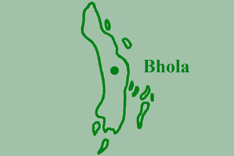 Lightning kills two farmers in Bhola