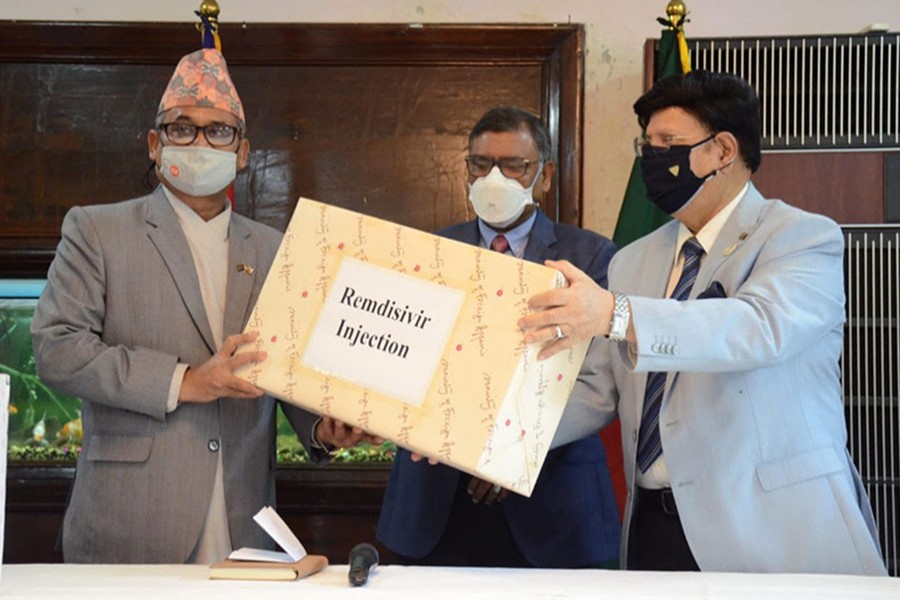 Bangladesh provides medical supplies to Nepal