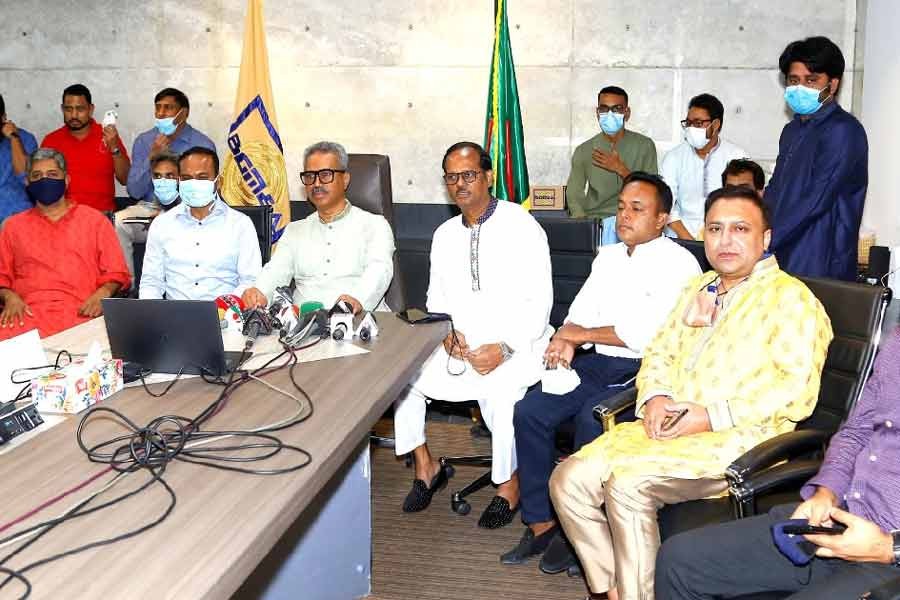 Bangladesh Garment Manufacturers and Exporters Association (BGMEA) President Faruque Hassan addressing a press conference on Wednesday -UNB Photo