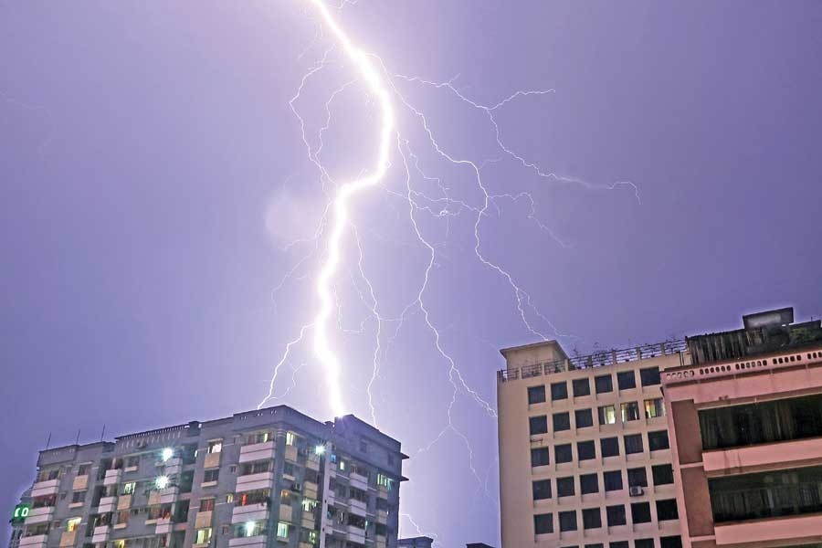 Protection against thunder strikes