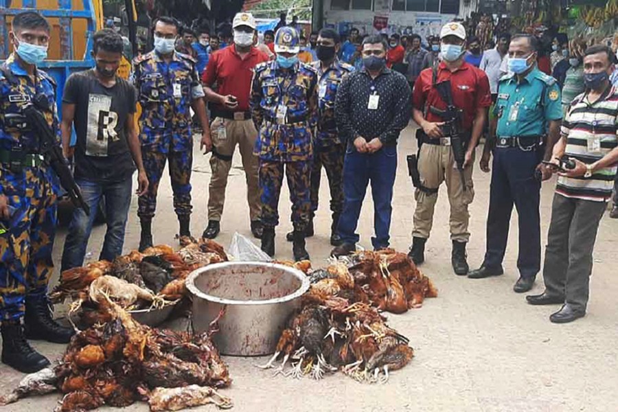 119 dead chickens seized from restaurant near HSIA, 7 held