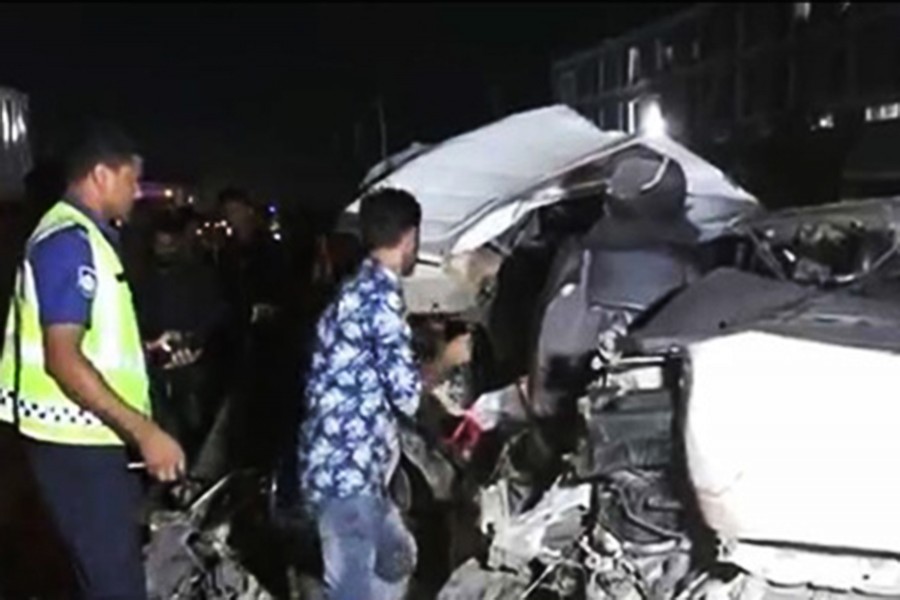 Five holidaymakers killed in Narsingdi road crash