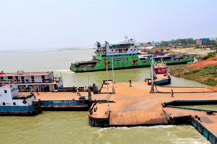 Ban on vessel movements in seven districts from Tuesday