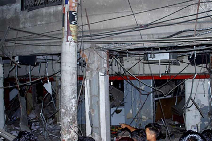 Three killed, 30 injured in Moghbazar explosion