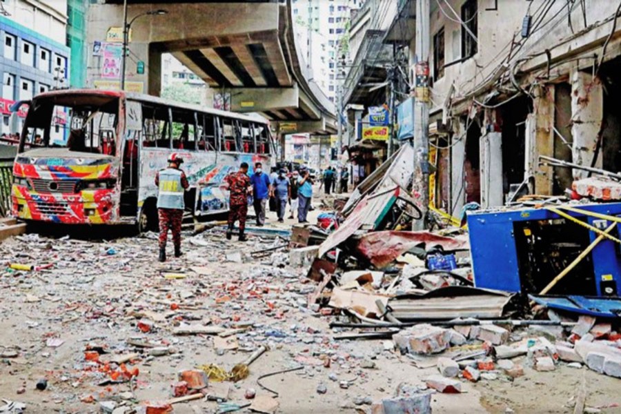 Moghbazar death toll rises to 10 as van driver dies