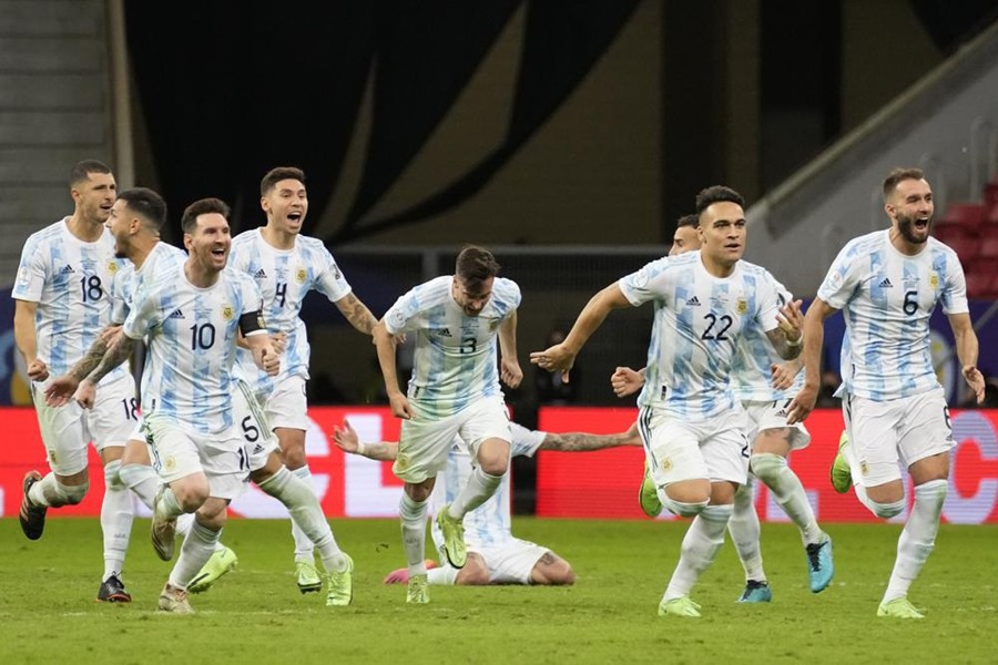 Argentina beat Colombia on penalties to set up Copa final with Brazil