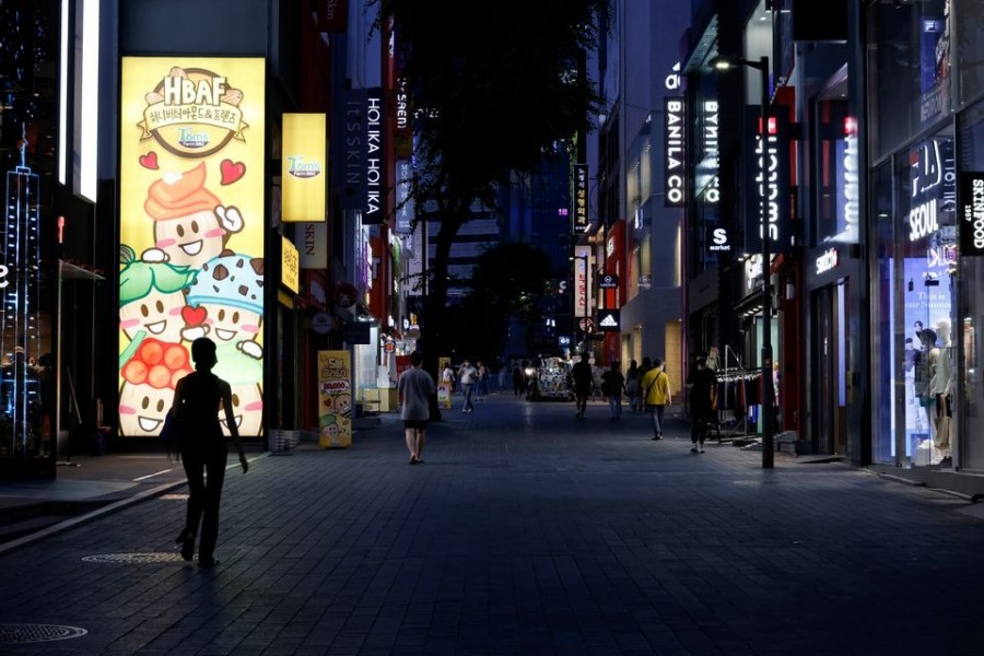 Few people walk on a usually crowded shopping street amid tightened social distancing rules due to the coronavirus disease (Covid-19) pandemic in Seoul, South Korea on July 12, 2021 — Reuters photo