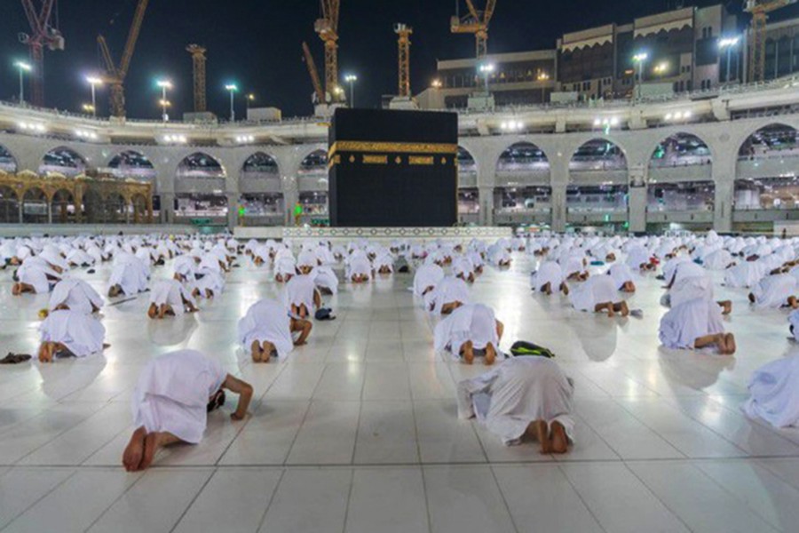 Vaccinated foreign pilgrims allowed for Umrah