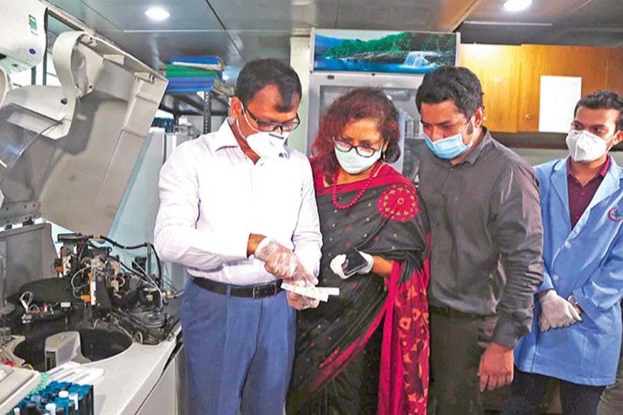 A mobile court conducts a drive at a hospital in Dhaka. (File photo used for representational purpose)