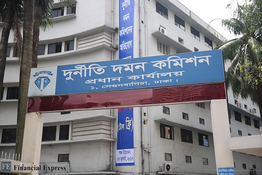 ACC books five in Khulna on charge of embezzling Tk 185m