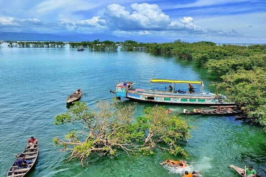 A partial view of Tanguar haor in Tahirpur of Sunamagnj — FE Photo