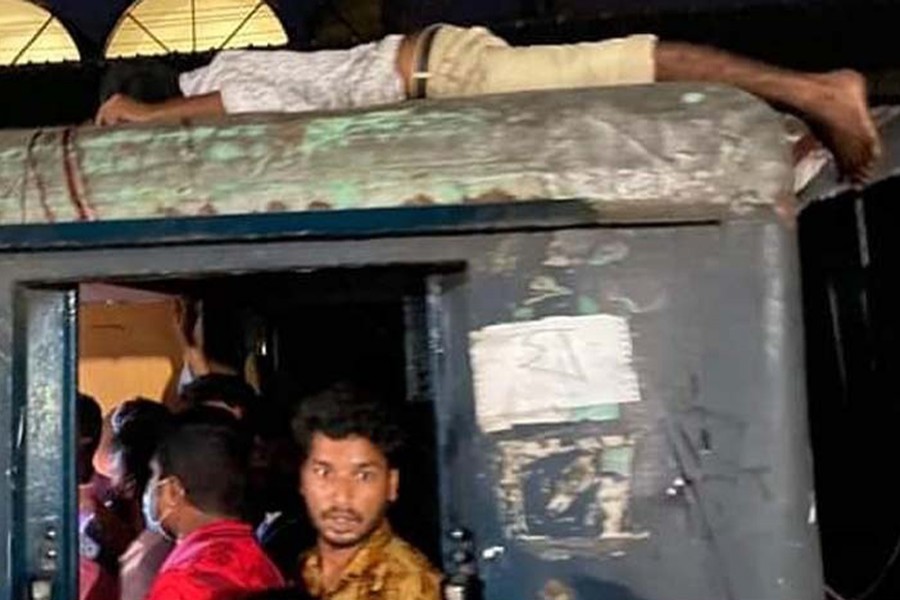 Two stabbed to death in Jamalpur train robbery