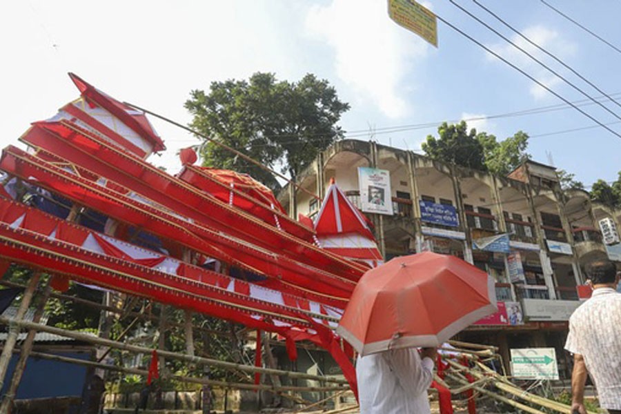 Religious fanatics vandalised the gate of Chandmoni Rakshakali Temple in Cumilla’s Kapriapotti in an attack after inflaming communal tensions on social media. Photo: bdnews24.com