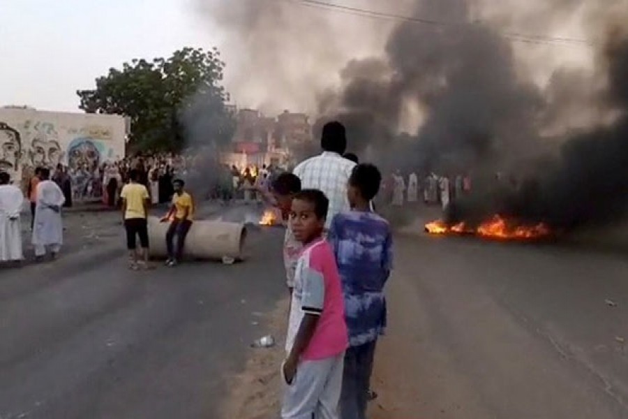 Seven dead, 140 hurt in protests against Sudan military coup