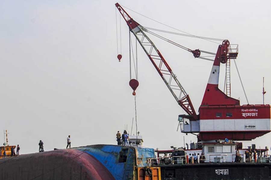 Ferry capsize: Rescue operations suspended for the night