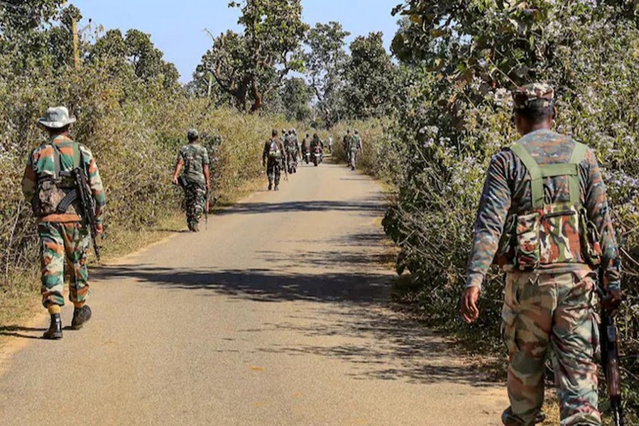 Indian police kill 26 Naxals in day-long gun battle