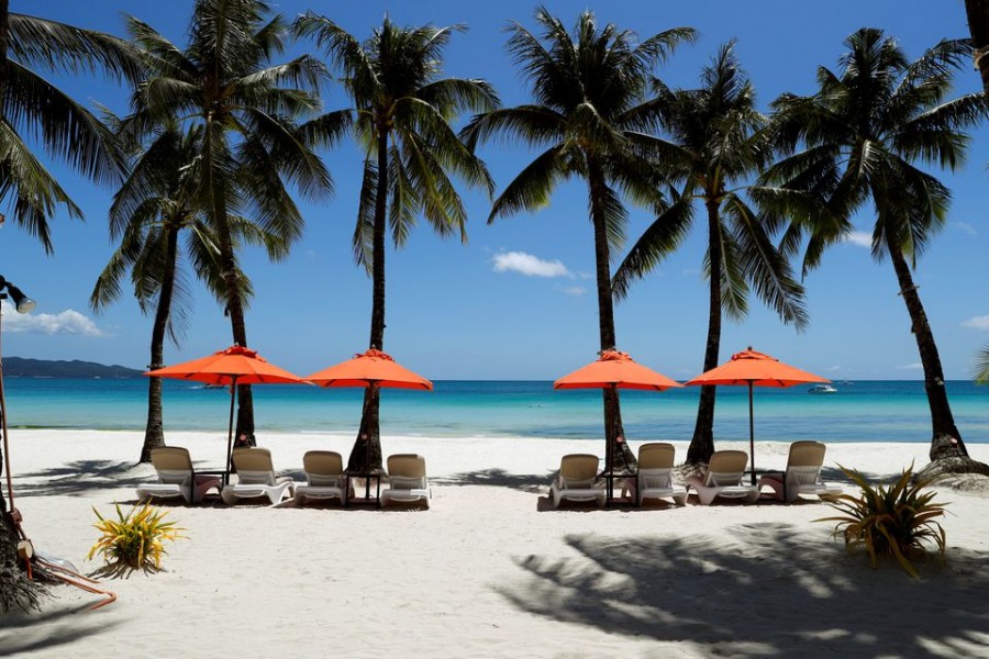 A view of an empty beach is seen a day before the temporary closure of the holiday island Boracay in the Philippines April 25, 2018. REUTERS/Erik De Castro/File Photo