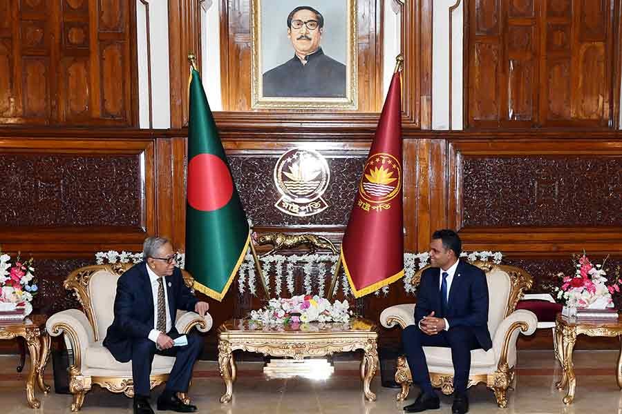 Visiting Maldivian Vice-President Faisal Naseem paying a courtesy call on President Md. Abdul Hamid at Bangabhaban on Tuesday evening –PID Photo