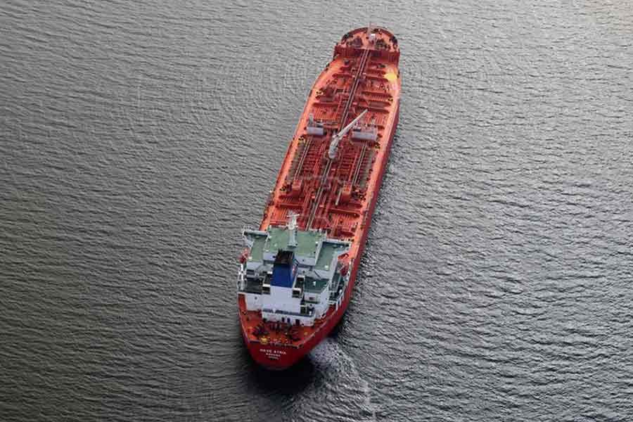 An oil tanker waiting in line in the ocean outside the Port of Long Beach-Port of Los Angeles complex, amid the coronavirus disease (COVID-19) pandemic in Los Angeles of California on April 7 –Reuters file photo