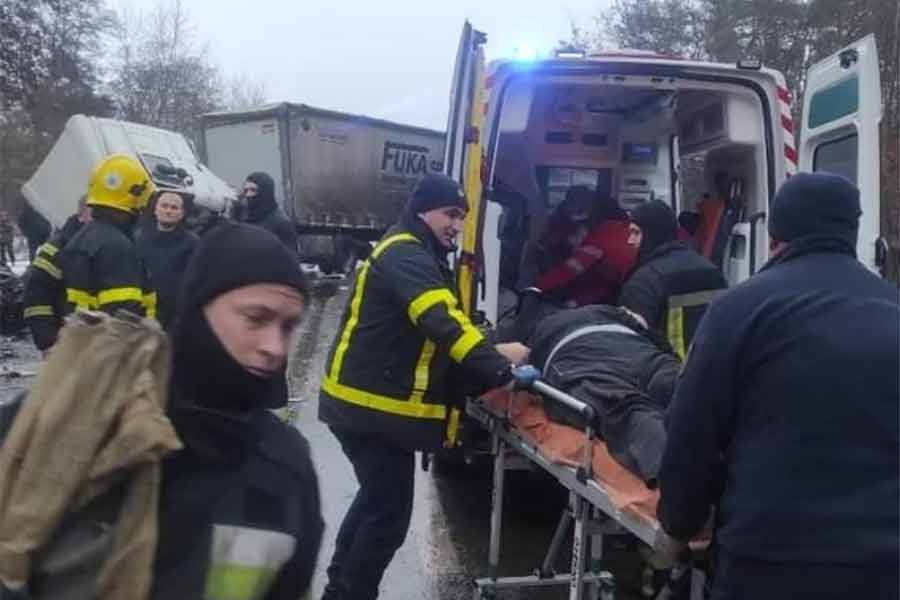 Truck collides with minibus in Ukraine, at least 10 killed