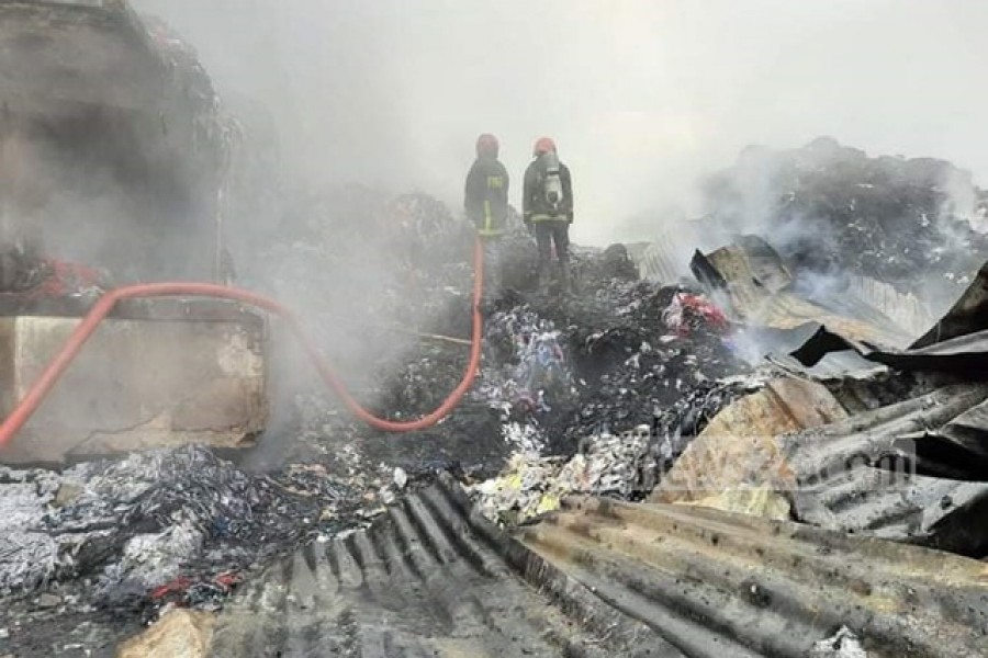 Fire burns down several waste fabric warehouses in Chattogram