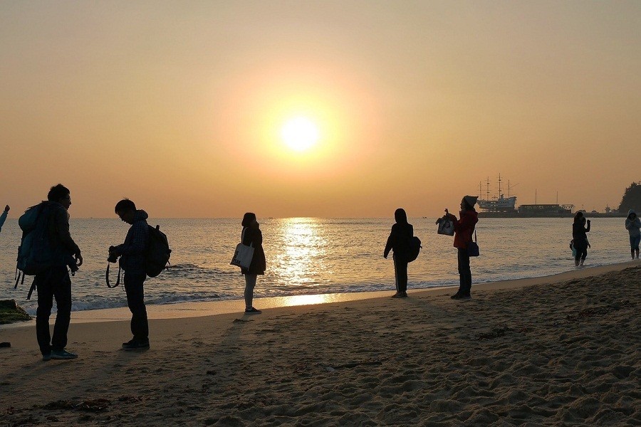 A tour to the sea is the most popular winter activity.