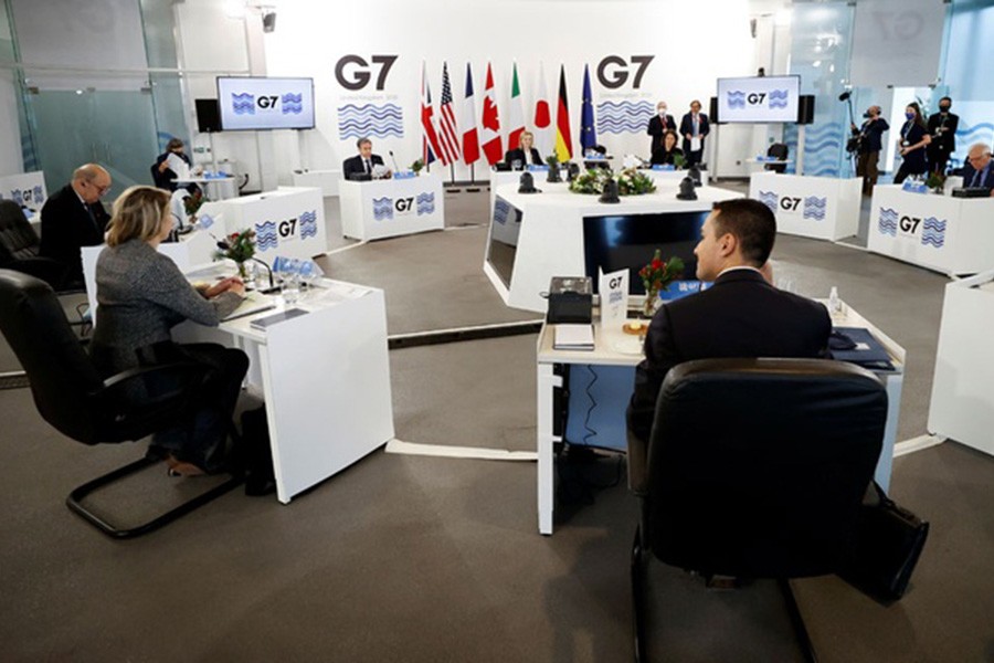 G7 warns Russia of 'massive consequences' if Ukraine attacked