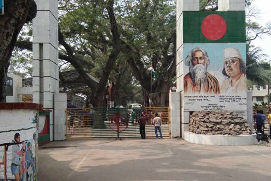 India ‘closes’ its border to Bangladeshi students