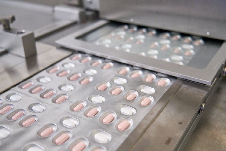 Paxlovid, a Pfizer's coronavirus disease (COVID-19) pill, is seen manufactured in Ascoli, Italy, in this undated handout photo obtained by Reuters on November 16, 2021. Pfizer/Handout via REUTERS