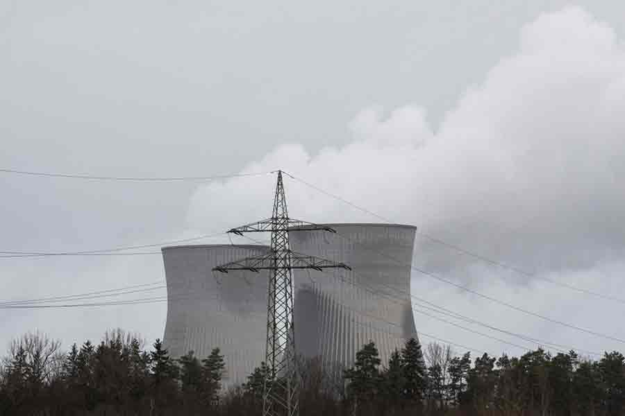 A general view of the nuclear power plant, whose last unit will be shut down at the turn of the year, in Gundremmingen of Germany. The photo was taken on December 29 in 2021. Photo: Reuters