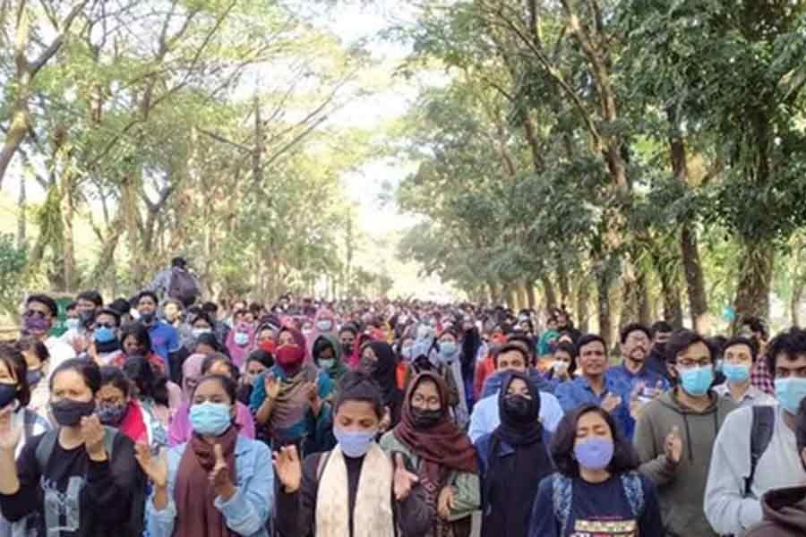 SUST students ignore official decision to vacate residential halls